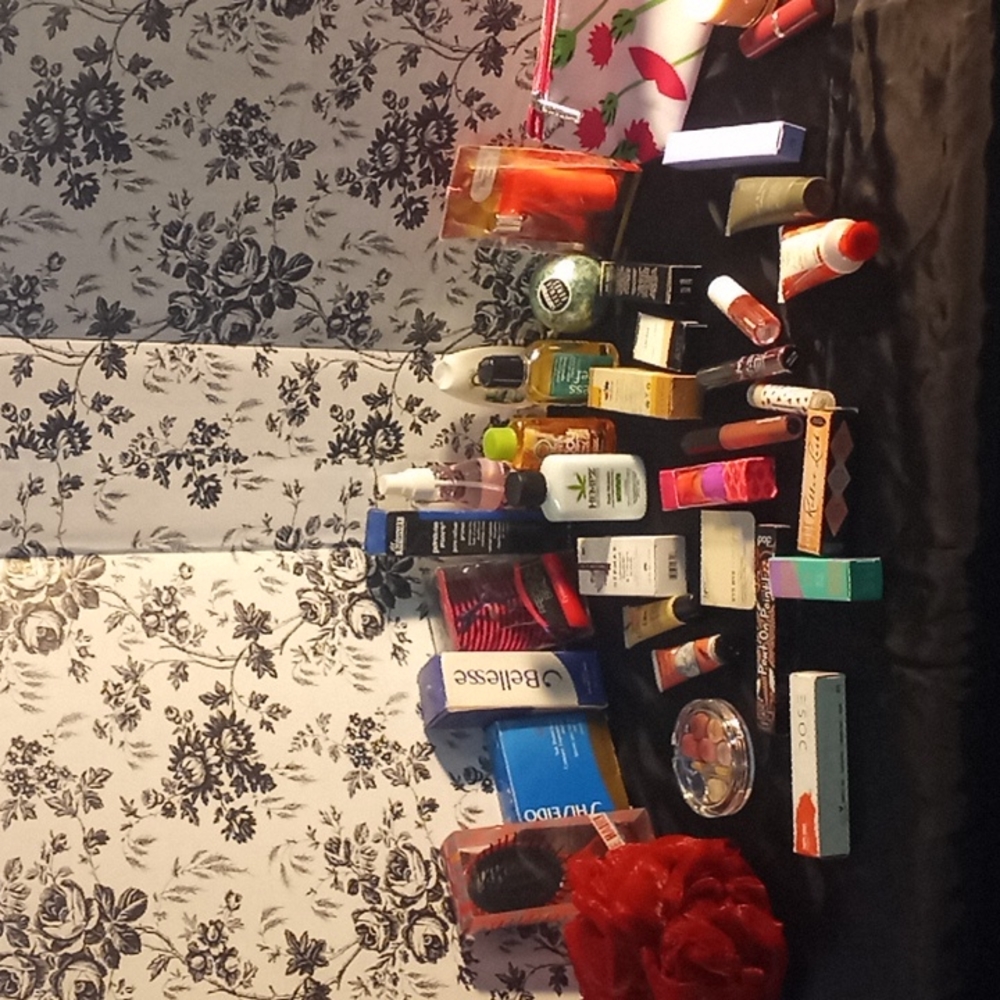 Clinical, Ipsy And Others Assorted Beauty Lot. 39 pcs New